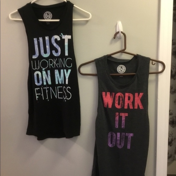 So Set 2 workout tanks size small - Picture 1 of 15